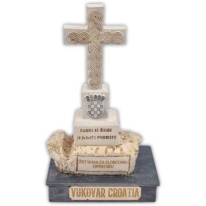 VUKOVAR - SPOMEN- KRIŽ